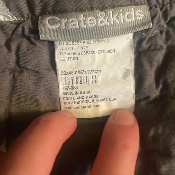 Crate & Barrel (Crate & Kids) Outer Space Baby Crib Quilt - Picture 9 of 9